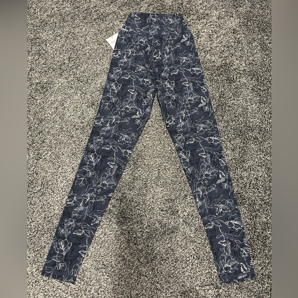 NWT Stori floral leggings - Picture 2 of 5